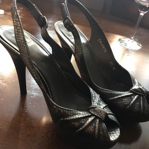 Stuart Weitzman Gorgeous and sexy snake skin heels